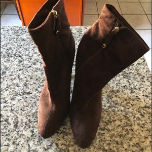 Isaac Mizrah suede boots